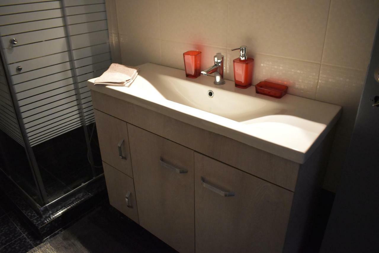 Katzen Room By The Metro Atenas Exterior foto