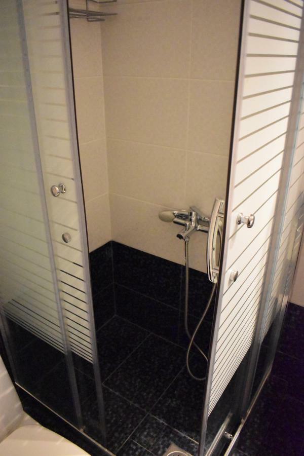 Katzen Room By The Metro Atenas Exterior foto